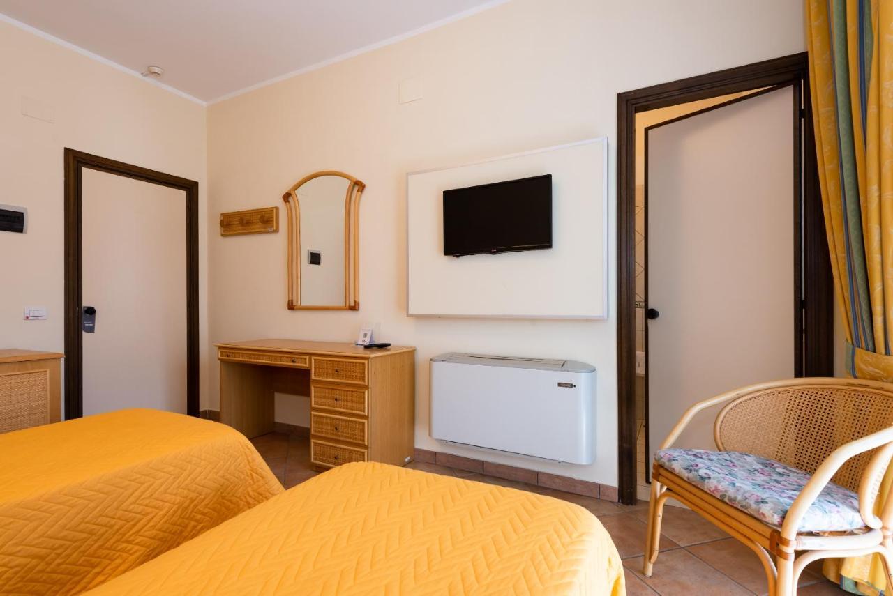 Hotel Il Ceppo Агрополи Екстериор снимка